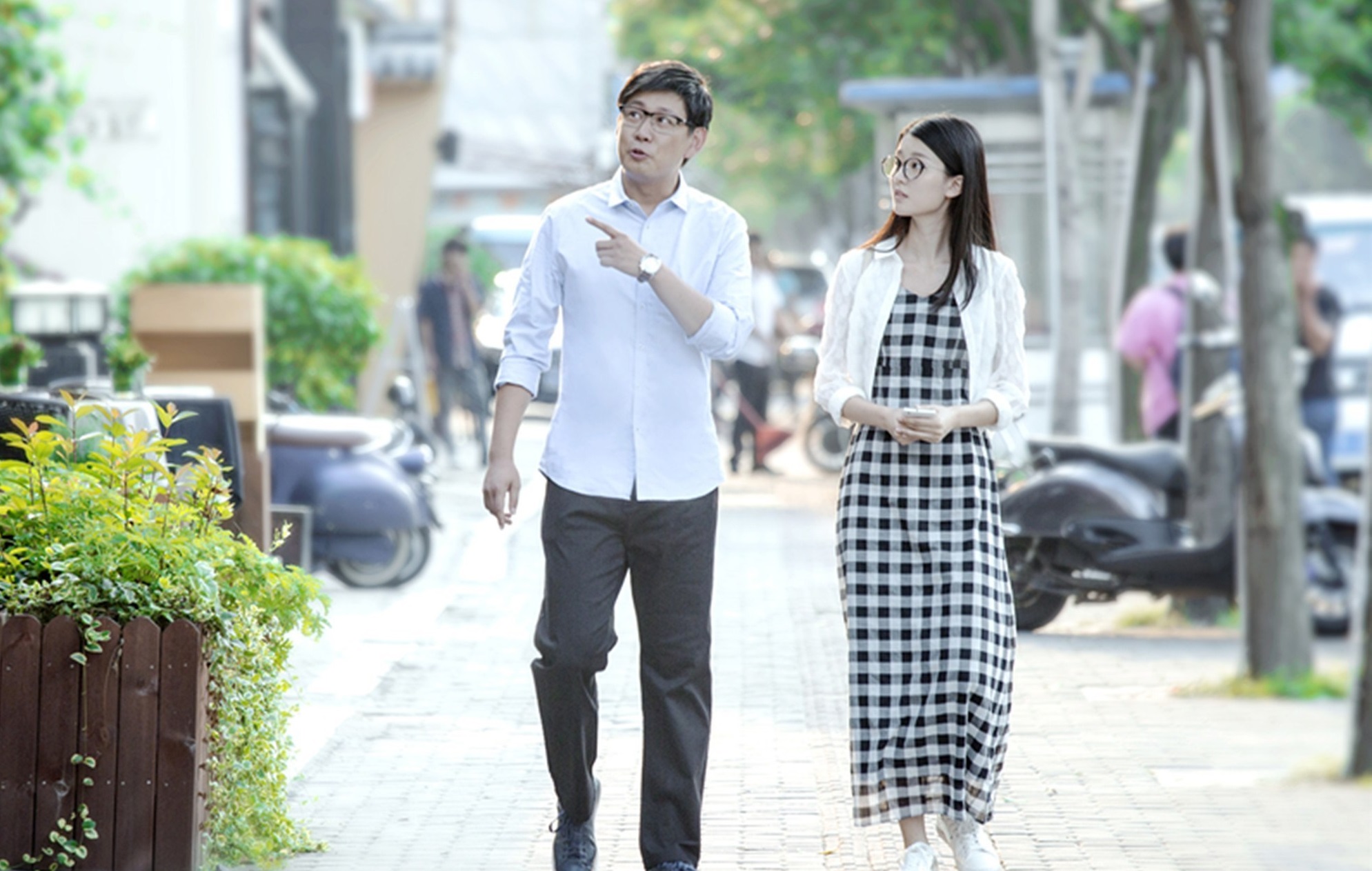 关雎尔甩掉呆萌变身美少女,乔欣真的是肤白貌美大长腿!