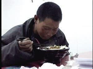 盘点农民工吃饭的图片哪张让你最心酸