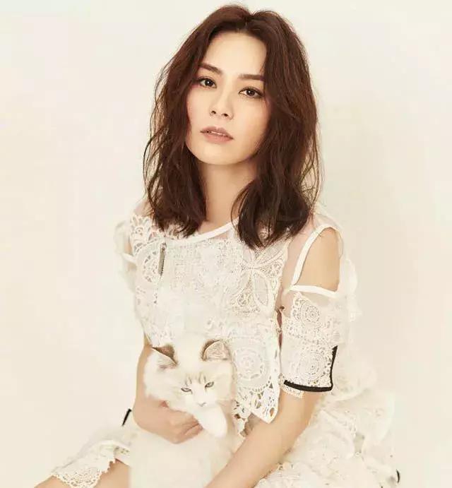 阿娇最新大片出炉,准新娘真的是太美了!不愧是大众女神