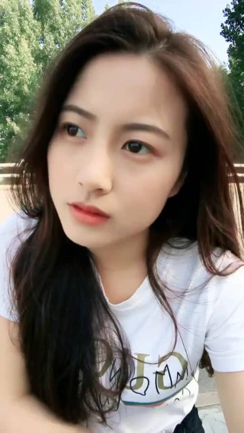 看着美女入睡心情好,晚安