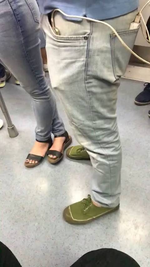 老外就感觉我们的绿色解放鞋很好