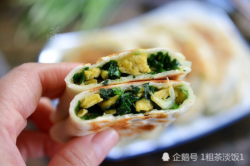 春天的韭菜最营养,搭配这两样东西做的面食鲜美极了,个个都爱吃