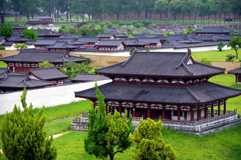 “我的家乡中国陕西省,就位于古丝绸之路的起点。站在这里|陕西旅游|陕西省|飘飞|驼铃|家乡_新浪新闻