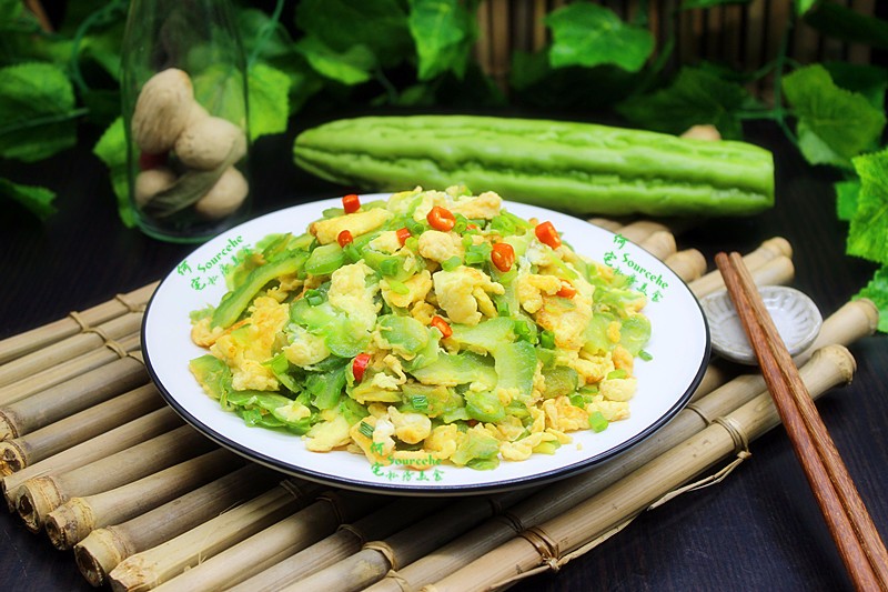 苦瓜炒蛋掌握4个技巧苦瓜不苦蛋香滑嫩回味甘甜太神奇