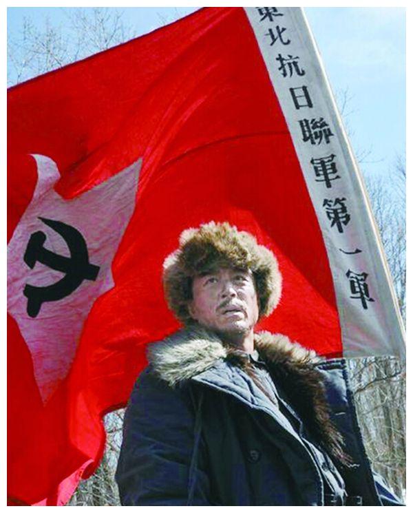 这是杨靖宇将军亲自创作的东北抗日联军第一路军军歌,杨靖宇将军铮铮