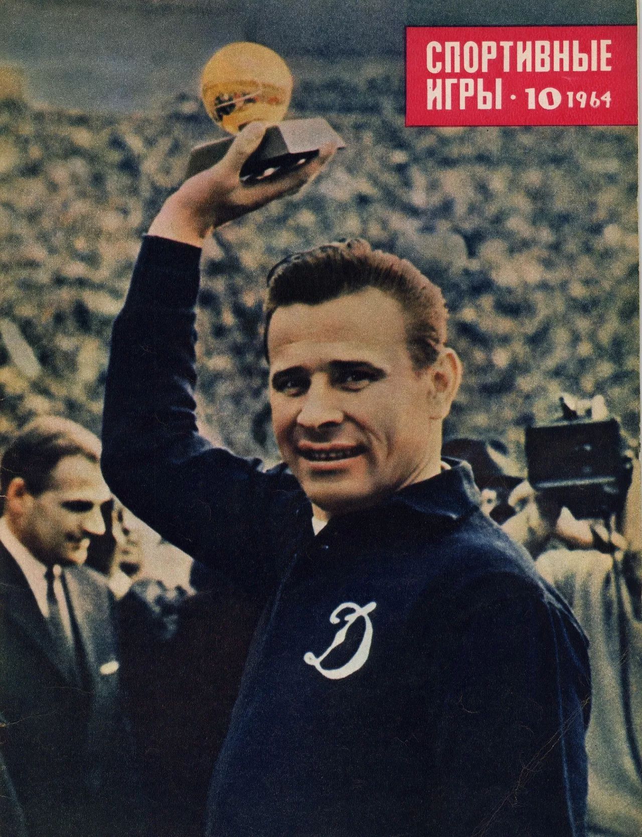 为了欧冠布冯不退役 大巴黎开诱惑条件:主力 队长 800万欧元年薪