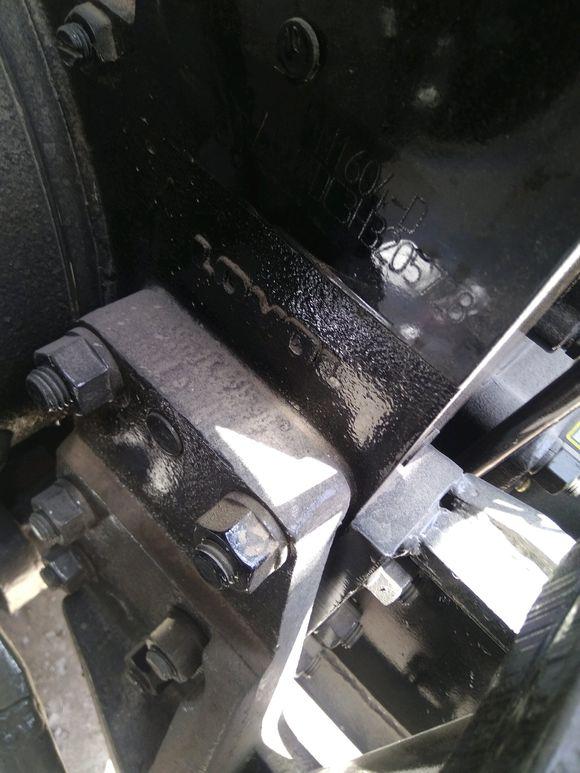 雷沃欧豹m1604d是"d"桥的,而雷沃1804q是全新的拖拉机平台"q系列".