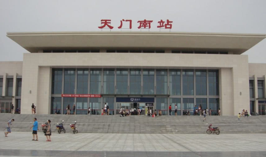 中国最"奇葩"的高铁站,到家了不让下车,越走越远