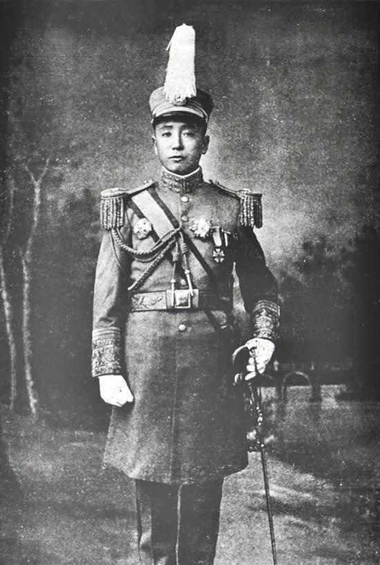 奉系军阀头子张作霖的八个儿子中,他最长寿,在历史上也最为有名