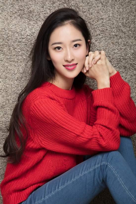 最美的青春女主何雨虹大学不接戏专演话剧刚毕业演央视女一