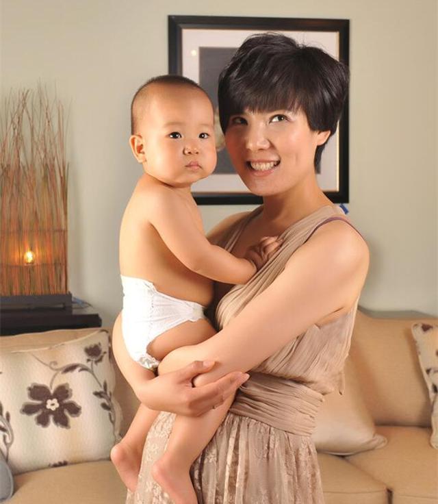 奥运冠军夫妇杜丽庞伟近况!他们结婚9年仍恩爱如初,儿子壮如牛