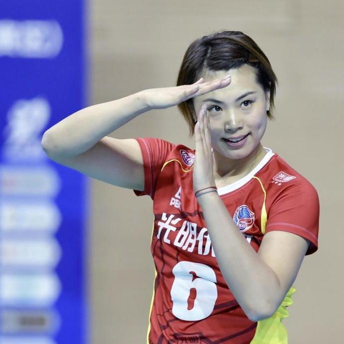 曾春蕾归队中国女排迎回主力接应郎平在这个位置上拥有双保险