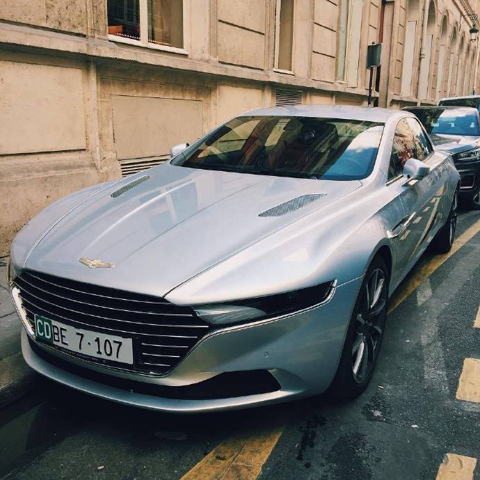 阿斯顿马丁拉共达taraf实车上路