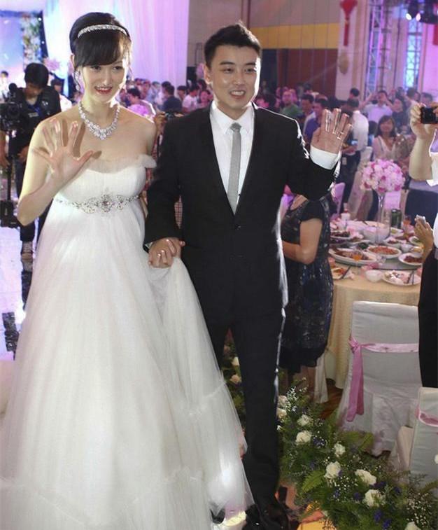 王皓的第一个女友范瑛已经找到了自己的幸福.