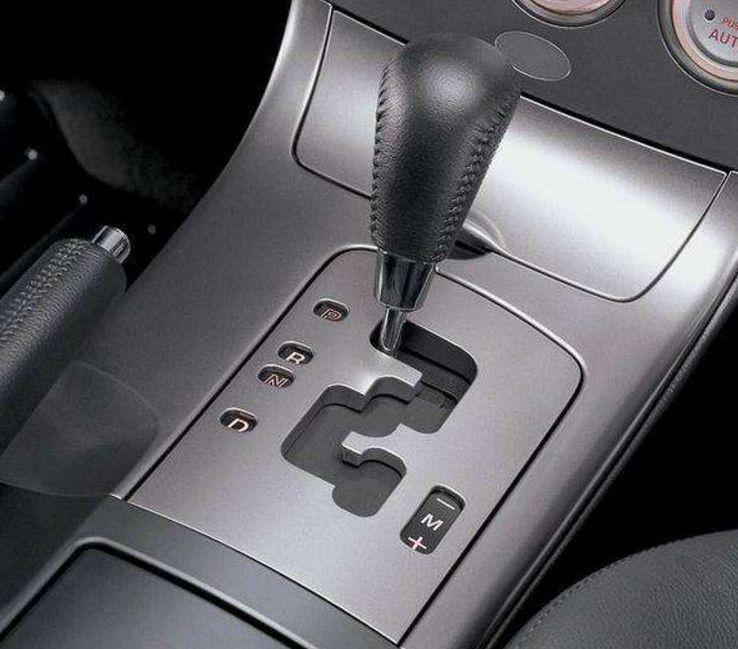 阶梯式档位也叫蛇形档位,它的优缺点刚好和直排式档位相反,蛇形档位