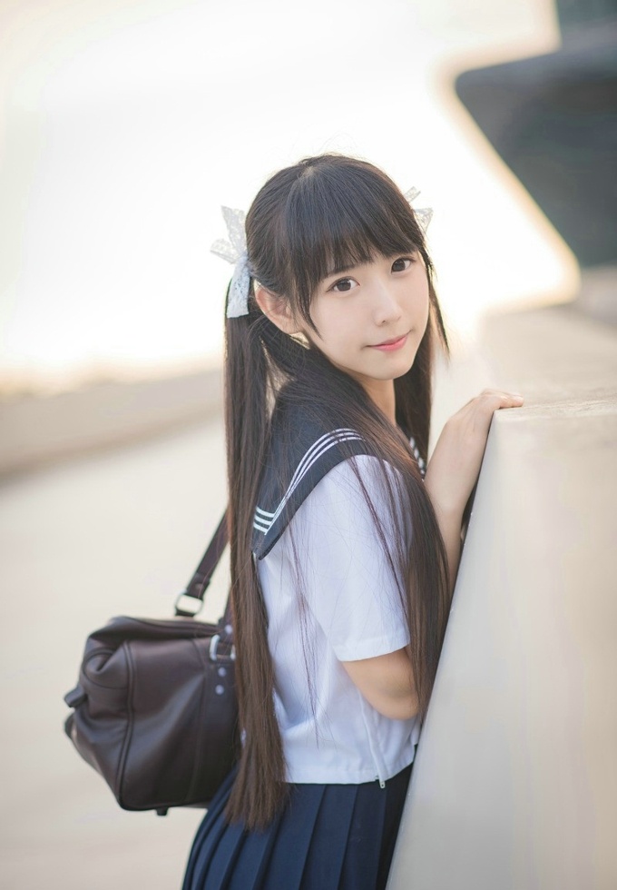甜美双马尾美女学生妹户外清纯