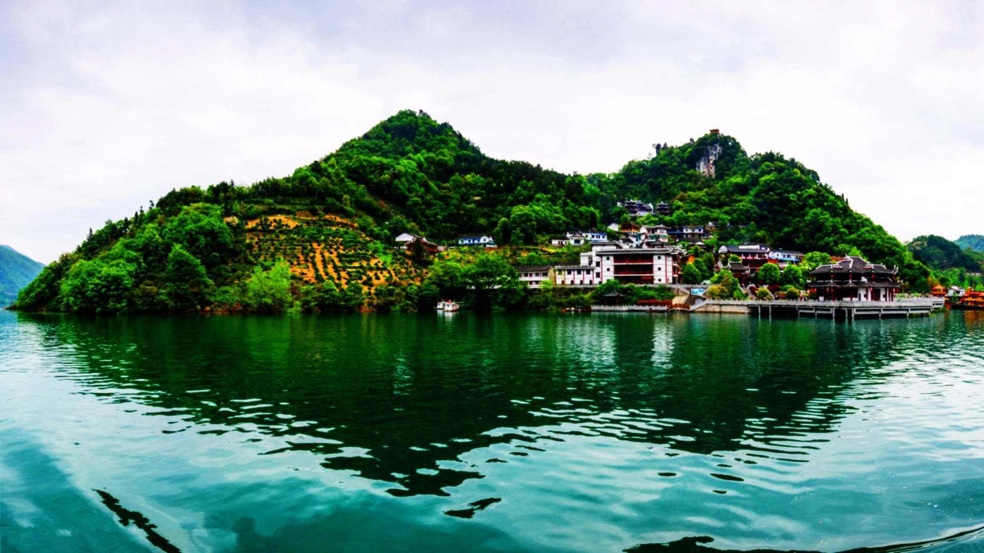 長陽旅遊資源豐富,是湖北著名的旅遊大縣.