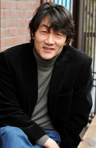 《乞丐王子》18年了:她至今未婚,他自杀去世,她多次变脸过气!