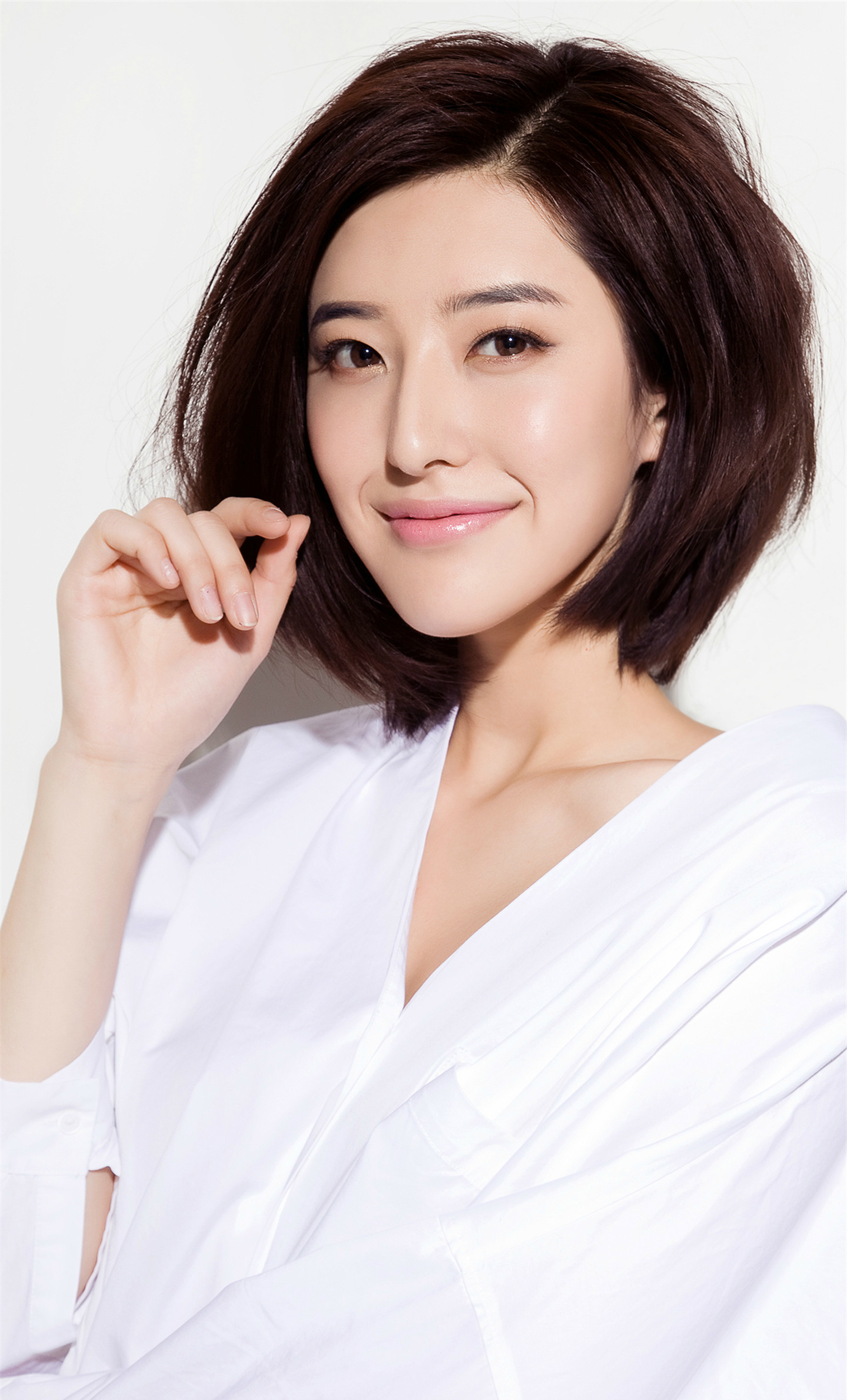 人像摄影笑容迷人的短发女孩