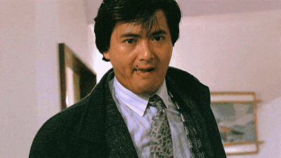 身着黑色长款风衣,嘴里叼着火柴棒的小马哥还是不可一世;纵然光阴荏苒