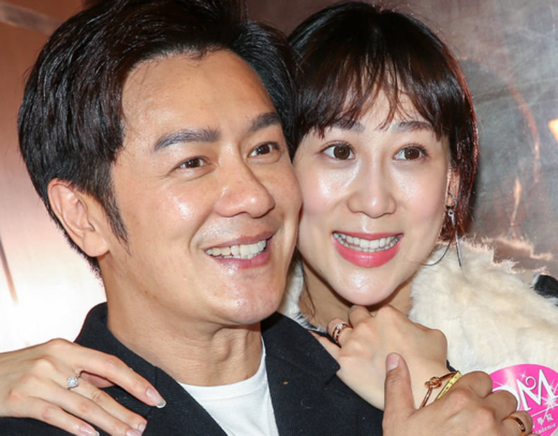 42岁娶了最美的蒋丽莎,生完4个孩子再次翻红,而33岁妻子变老了