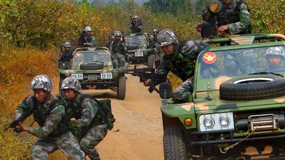 解放军一级戒备的视频看的令人热血沸腾!向他们表示致敬!