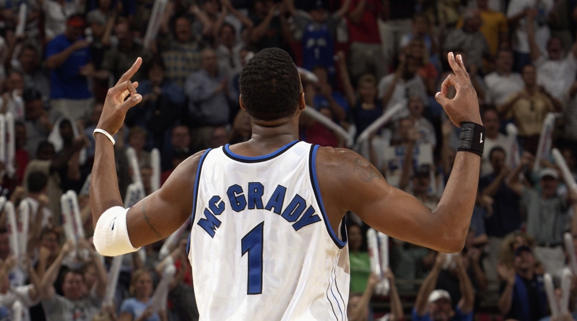 麦迪nba生涯50大进球!形随意动,飘逸潇洒,巅峰时期各种爆扣,压哨,高.