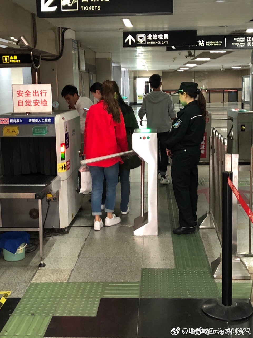 上海地铁安检已经8年了!你是自觉配合安检的吗?