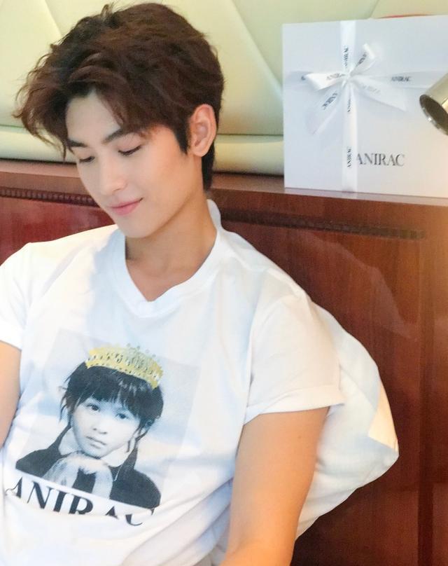 班长大人黄俊捷谢谢刘嘉玲姐姐的礼物