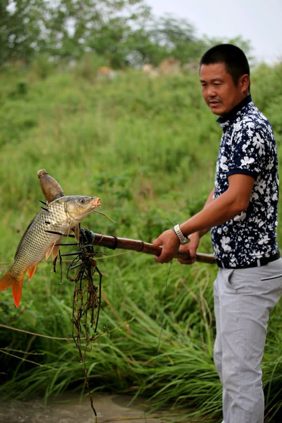 叉鱼既充满刺激又快乐着也考验着人的智慧