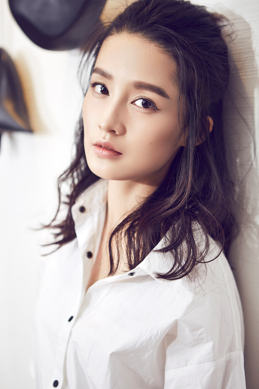 牙黄公主李沁演绎时尚女妖精穿衣法则,百变穿衣诠释都市新性感!