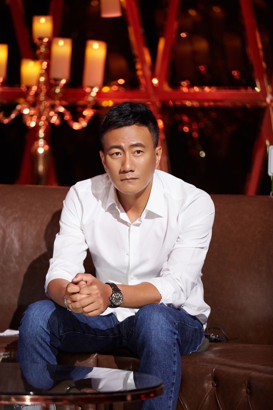 "铁瓷"好友胡军上线 "一气哈成"看《幻乐之城》