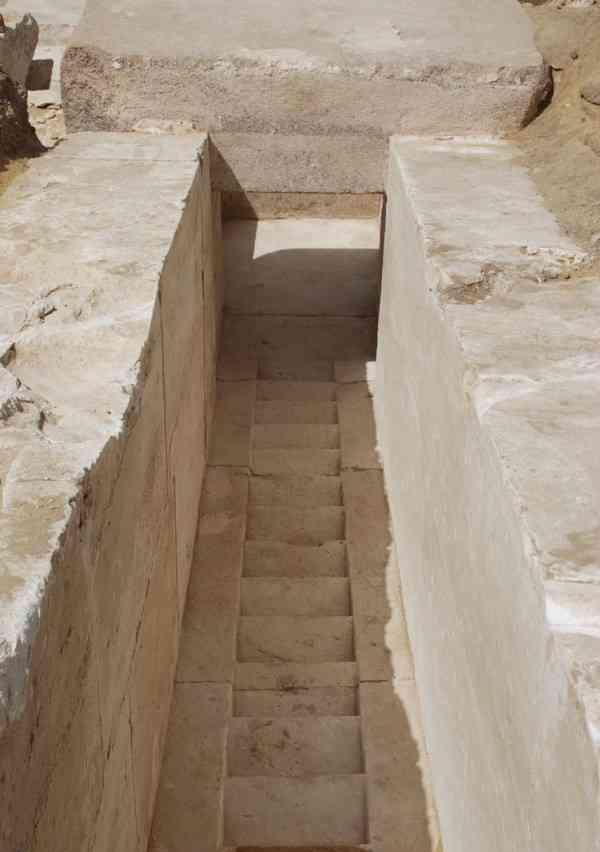 考古新发现女王墓! 距今3700年历史的金字塔遗址