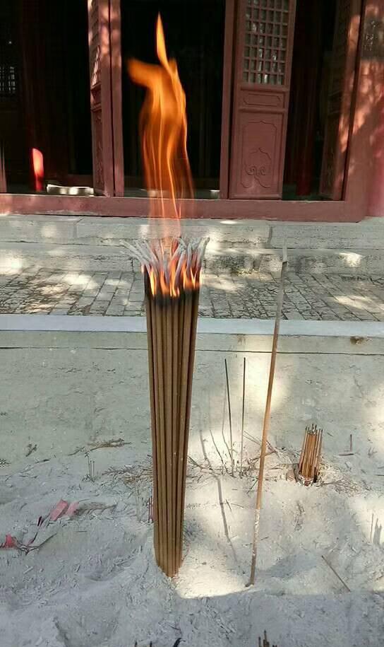 这种地方供奉神像,同样灵验|神像|香火|神灵_新浪新闻