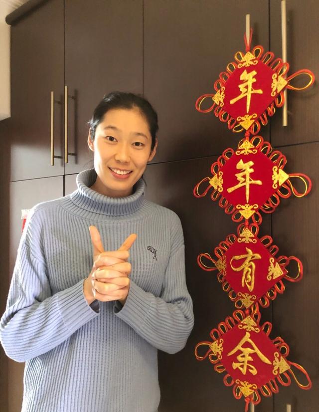 朱婷社交网络晒美照,出国不仅球迷飞速提高,就连颜值都国际范了
