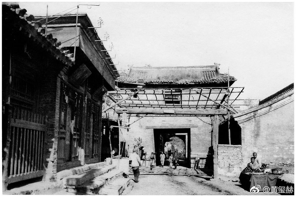 西便门是北京外城西南角城门,位于北京城墙西南端角楼旁边