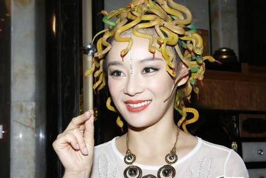 盘点女明星奇葩的穿衣瞬间辣眼睛中