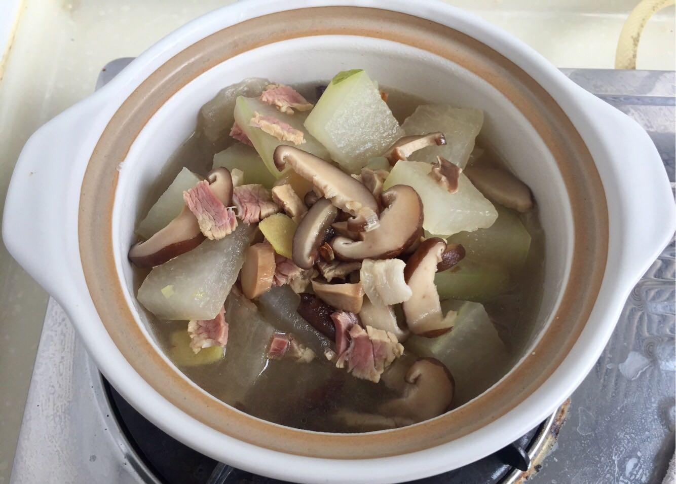 咸肉冬瓜煲味道鲜美好吃极了原来冬瓜还可以这样吃