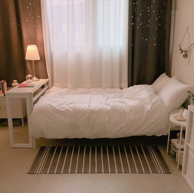 喜欢这种温馨感十足的ins风小房间.