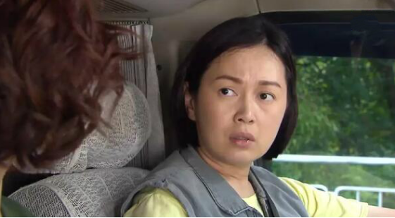 她是tvb五美之一,为家庭暂别演艺圈,如今一胖毁所有如今,姚莹莹已经46