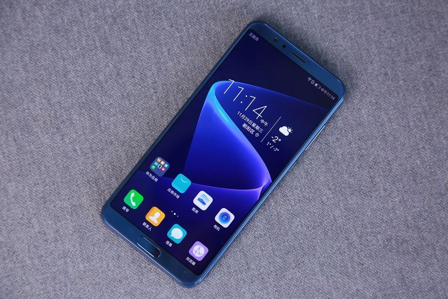 荣耀v10价格再度狂跌,荣耀play从未如此尴尬!