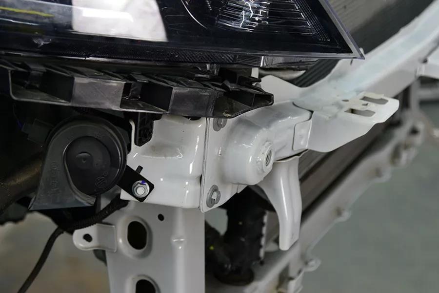 破纪录了!前防撞梁最薄,无后防撞梁,宝骏310倒数第一!