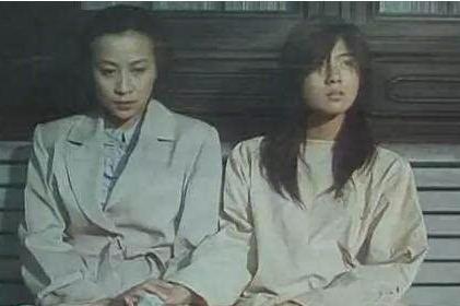 自梳 至纯的百合之恋 纵然相隔50年 我仍中意你