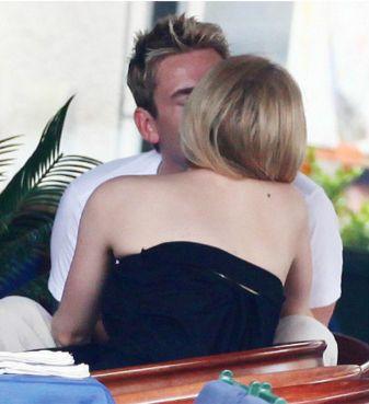 红过霉霉美过嘎嘎5年前因病消失误入微商这次终于要嫁入豪门了吗