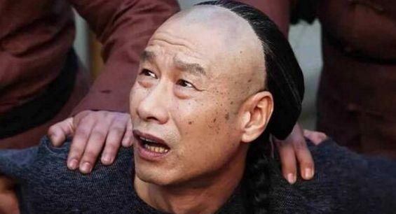 这位老戏骨不愧为金鸡奖影帝虽演小人物光芒却盖过年轻演员