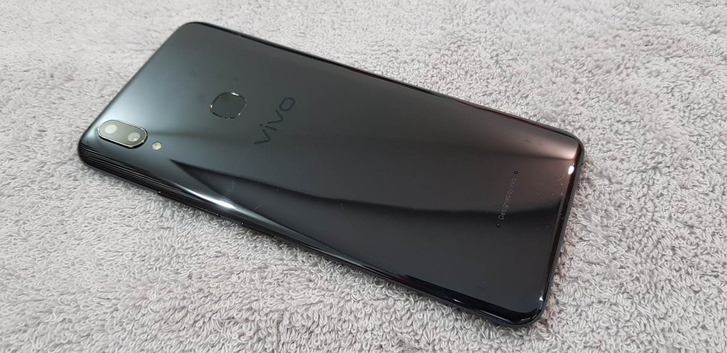 发布会前抢先看!vivo v9真机上手照:骁龙626 接近90%屏占比