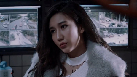 《白夜追凶》中的老板娘,如今身材依然火爆,却过起岛民生活|杨凯迪