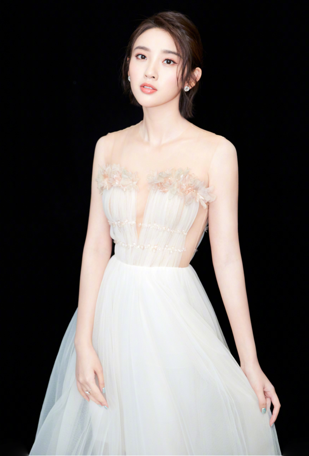 唐艺昕的各种形象靓照你最爱哪一张