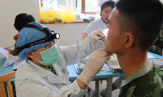 征兵入伍时体检,新兵们最怕这两项检查,实在太尴尬!