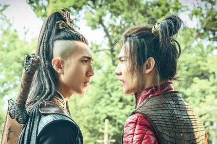 《武动乾坤》吴尊发型很雷人,其实不少男明星的古装造型都很嘻哈|吴尊|武动乾坤|古装_新浪新闻